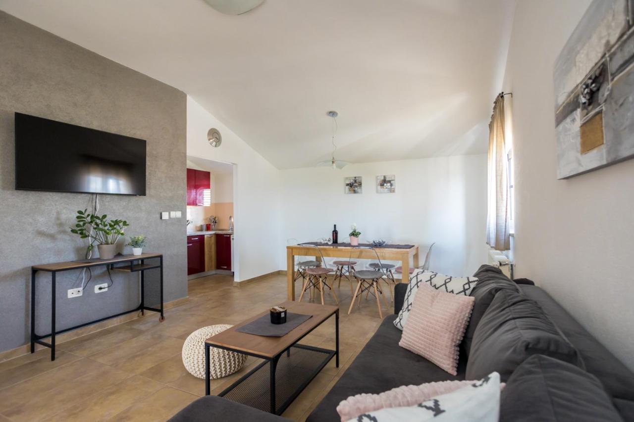 Apartmani Beba Omišalj Екстериор снимка