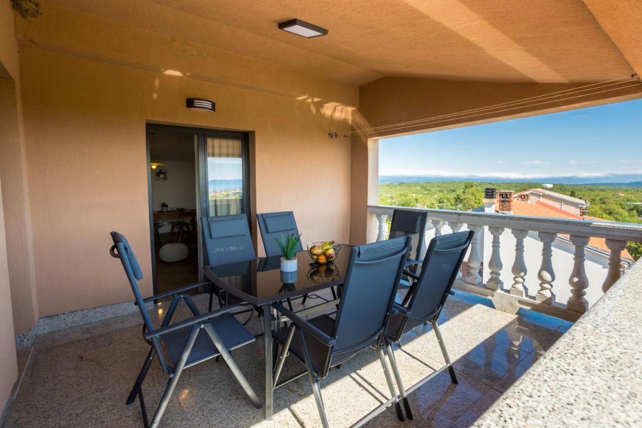Apartmani Beba Omišalj Екстериор снимка