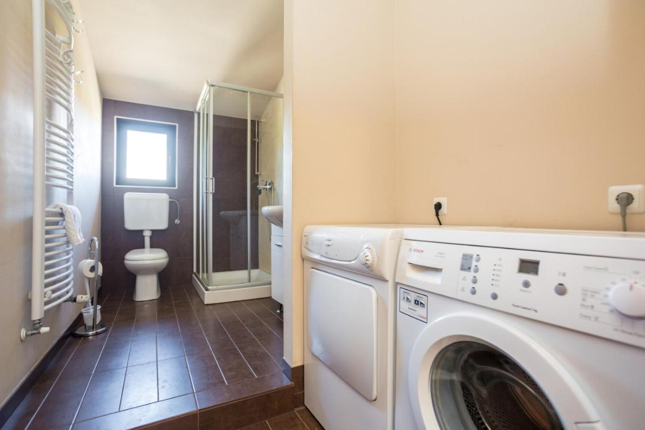 Apartmani Beba Omišalj Екстериор снимка